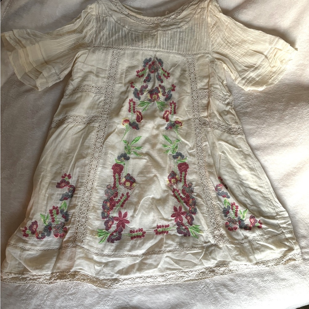 Free People EUC white embroidered lace inset dress size small